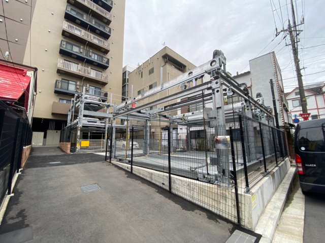 スパシエ東神奈川304号室 駐車場