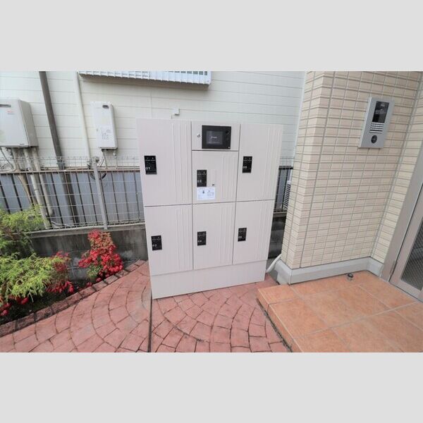 グレイスレジデンス中央102号室 宅配ボックス