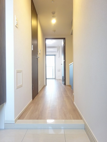 ＡＺＥＳＴ関内204号室 玄関