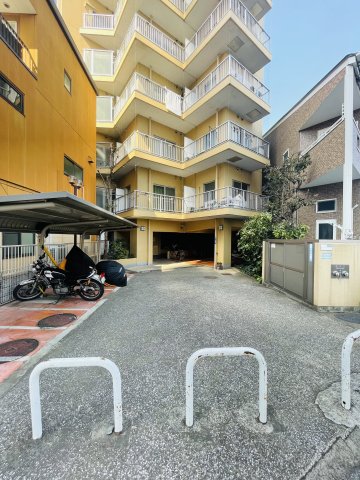 マック所沢コート605号室 エントランス