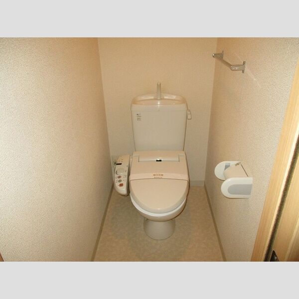 アヴァンセ八幡　AB 温水洗浄便座