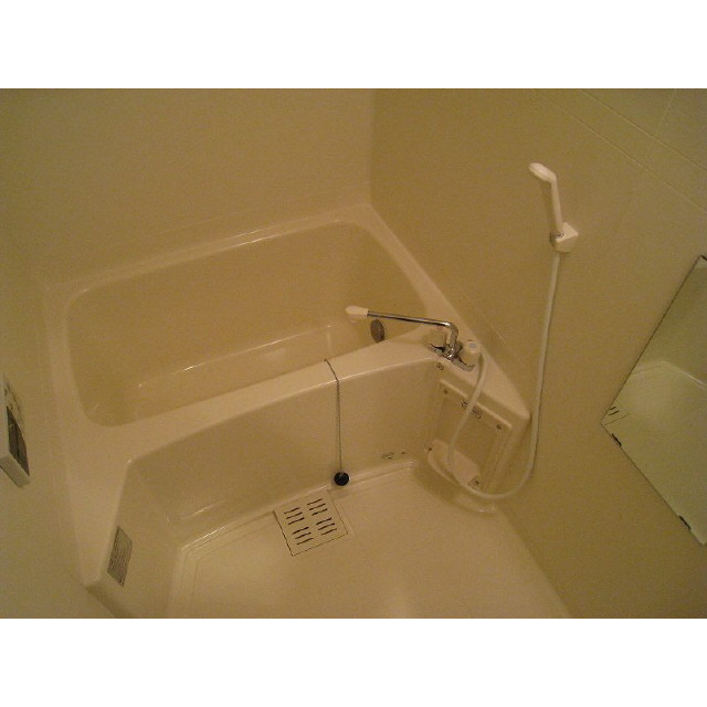 アンプルール フェール YAHAGIⅡ102号室 お風呂