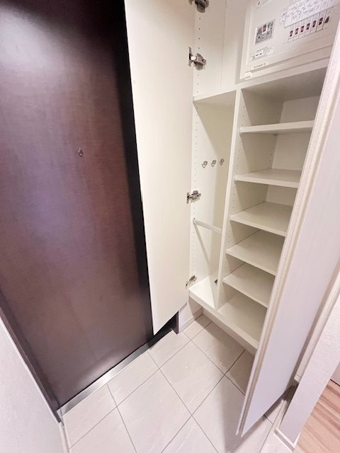 ＯＮＥ ＲＯＯＦ ＲＥＳＩＤＥＮＣＥ ＡＳＡＫＵＳＡＢＡＳＨＩ5階 収納