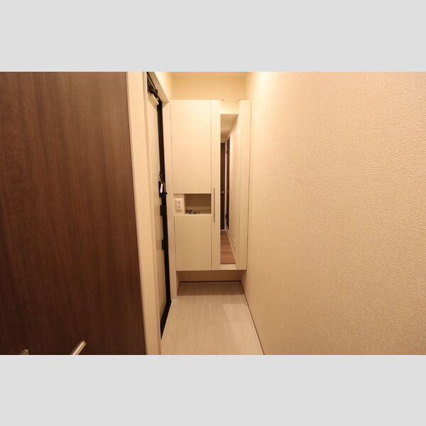 エスカレーズ303号室 玄関