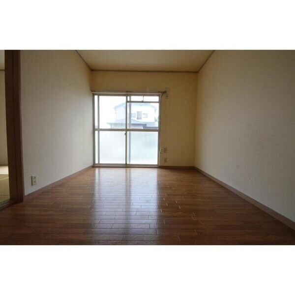 エステートピア堀内2 リビング