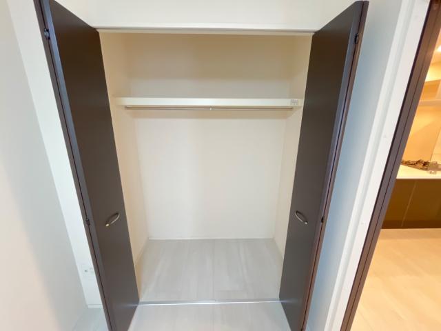 ヴェリテ昭島102号室 クローゼット（イメージ）