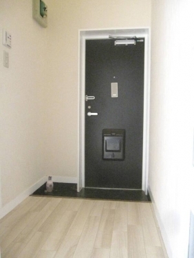 メゾンリベルテ 玄関