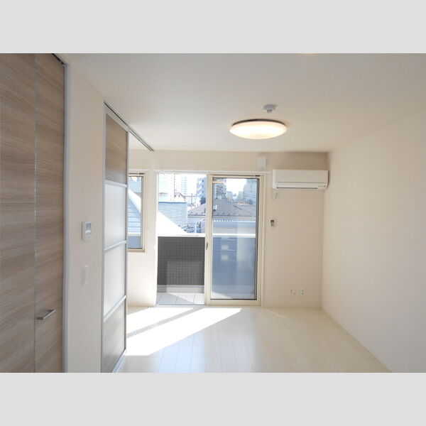 ファミール301号室 洋室