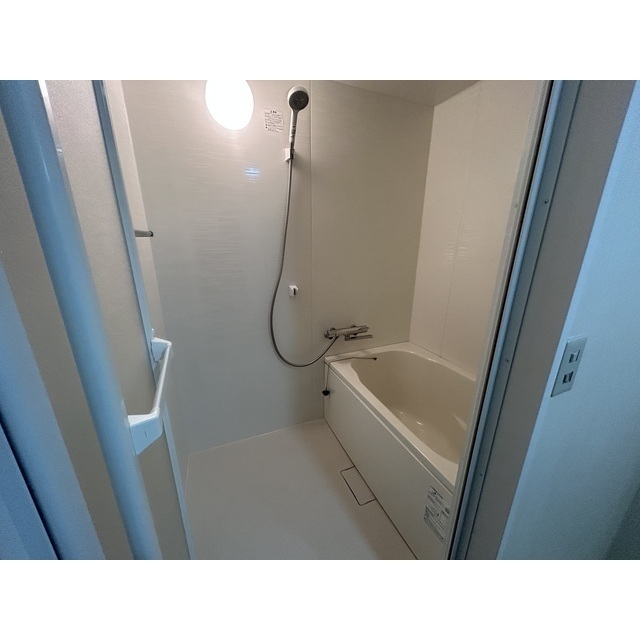 グランデュール瀬戸岡102号室 お風呂