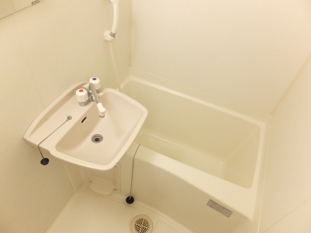 レオパレスミュウ 玄関