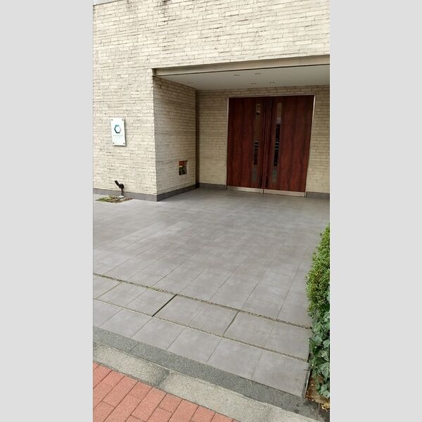 カスタリア荒川 エントランス