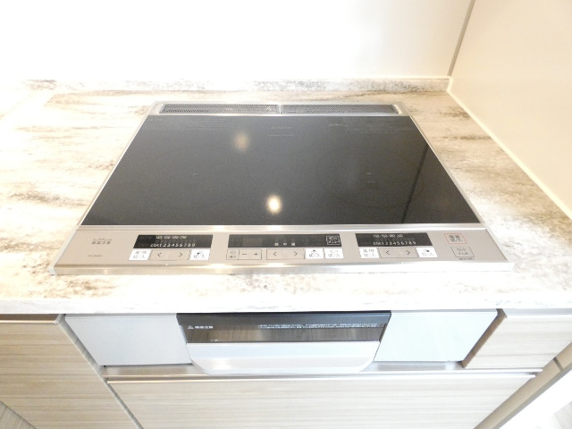 ネベル戸越公園7階 3口IHヒーター