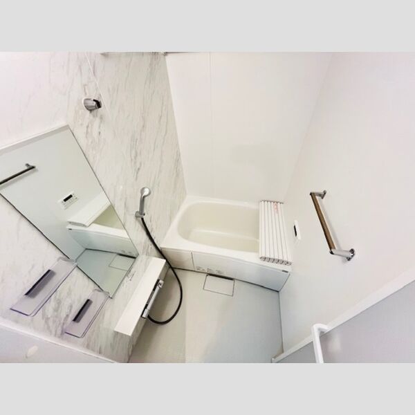 クローネ湘南105号室 バス