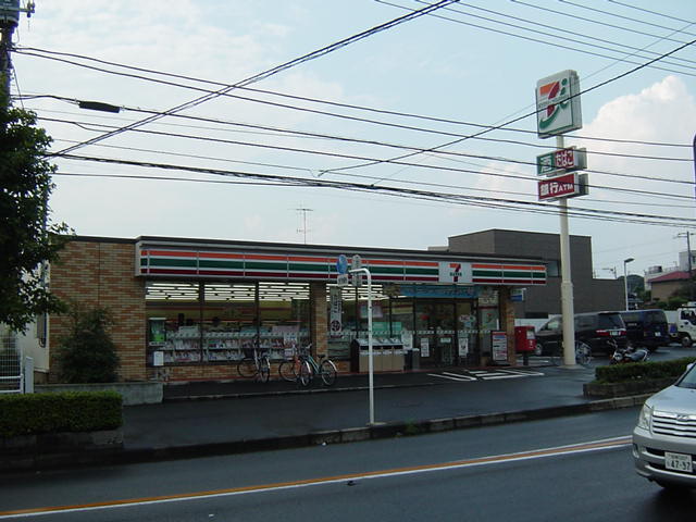 コルティーレ　吉岡 コンビニまで1,800ｍ