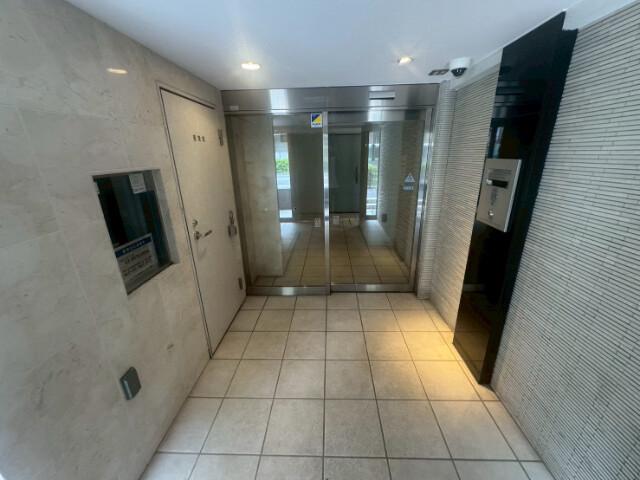 ヴォーガコルテ都立家政4階 エントランス