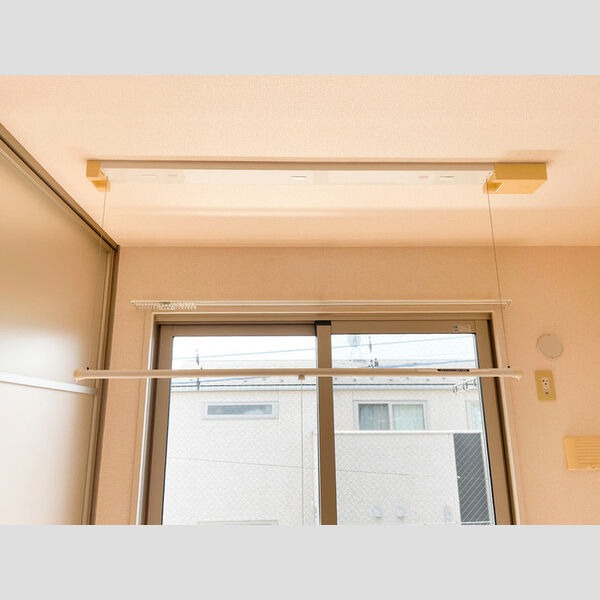 ウィスタリア　F 室内物干し