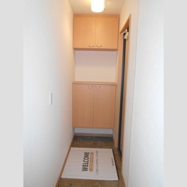 フォンティーヌ　　S203号室 玄関