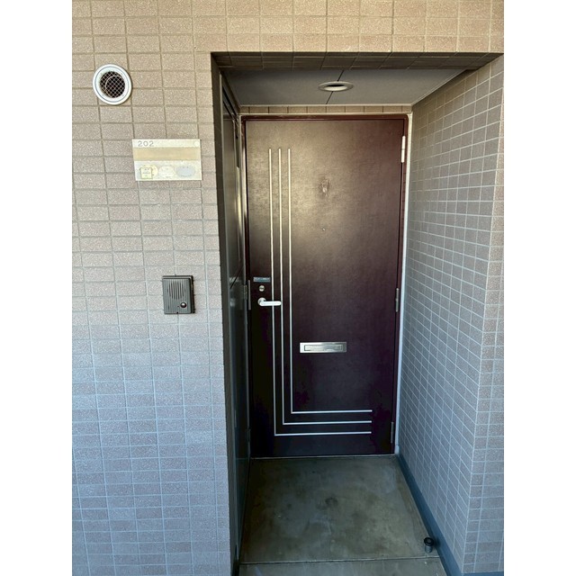 エクレール綾瀬202号室 玄関