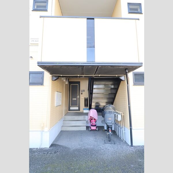 プティヴィラージュ　Ⅱ エントランス