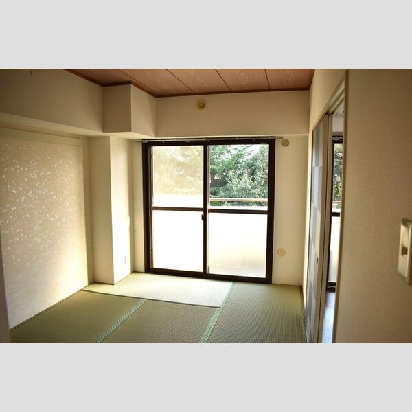 グランソレイユ大宮303号室 和室