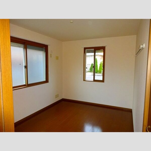 ベネツォーネ　B102号室 洋室