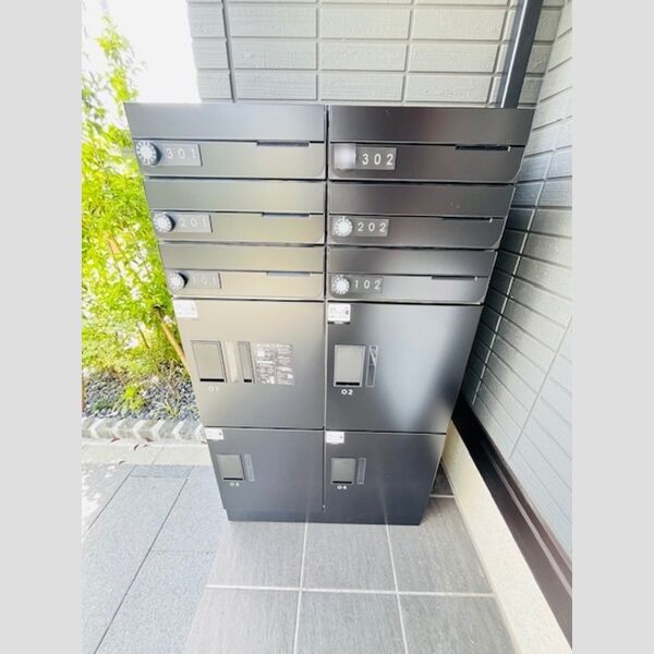 ファンウェーブ湘南茅ヶ崎 宅配ボックス　郵便ポスト