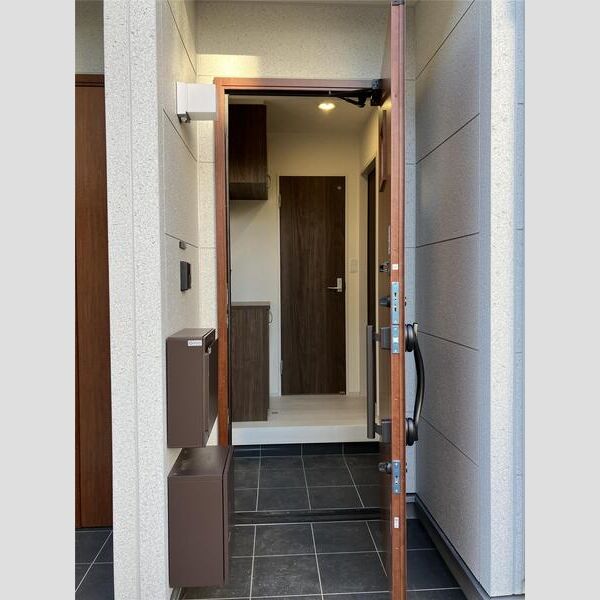 リーブルファイン若葉桜木104号室 玄関