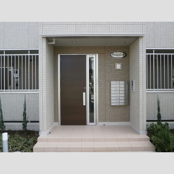 プレミール　B エントランス