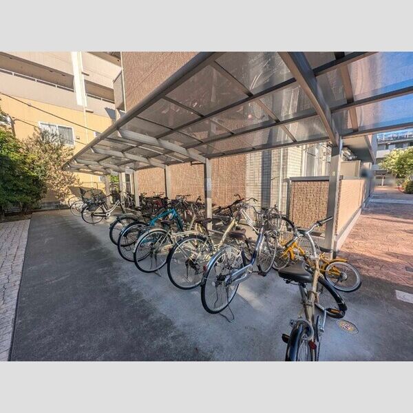 アルページュ大森　B棟302号室 駐輪場