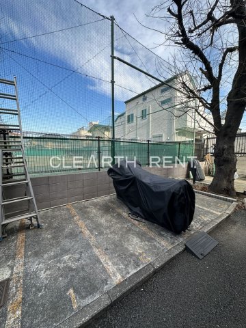 菱和パレス世田谷桜新町1階 敷地内バイク置き場