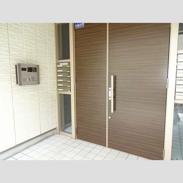 ラッフルズ 2F以上オートロック