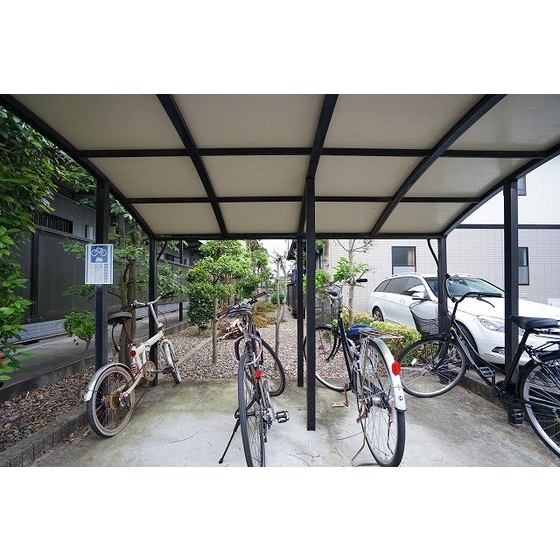 エステートピア・ｕ１号棟0101号室 駐輪場