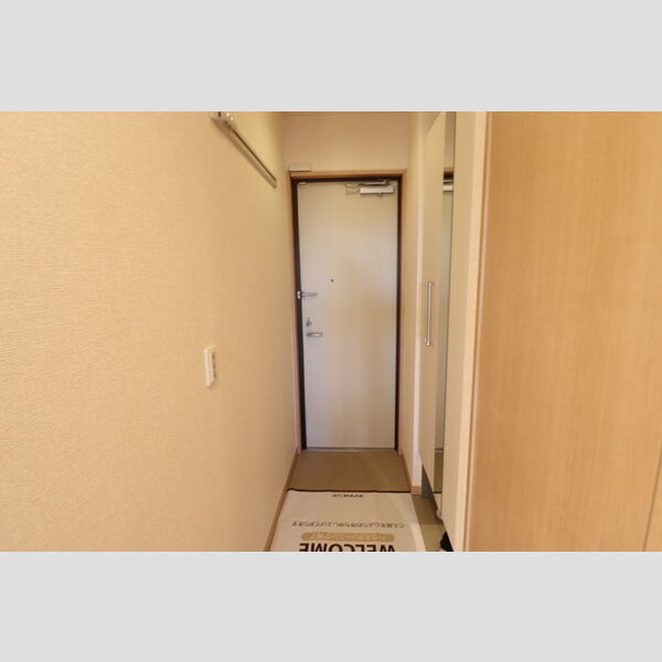 ロイヤルコート　B 玄関