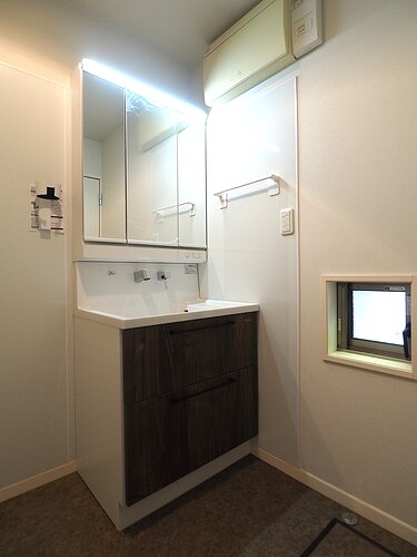 新宿区左門町戸建 洗面台新規交換