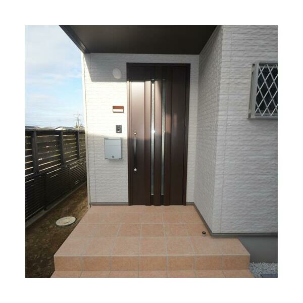 厚木市林3丁目戸建 エントランス