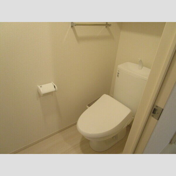 サンティエⅡ トイレは温水洗浄暖房便座