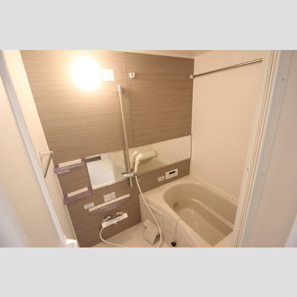 D-paina港南105号室 バス