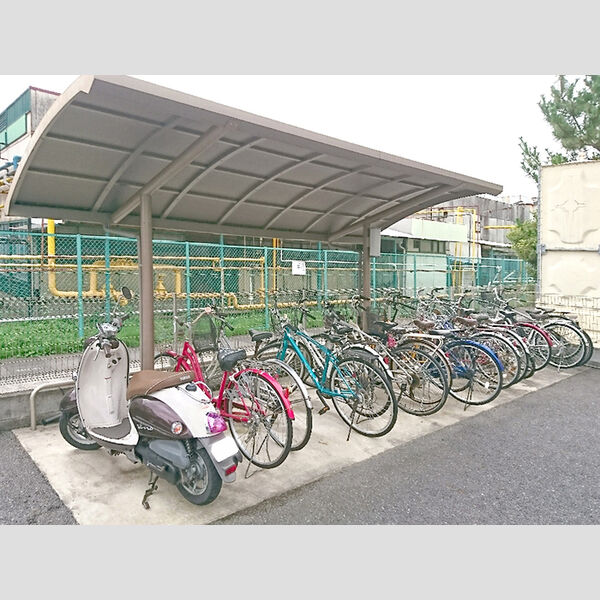 中根ヒルズ 駐輪場