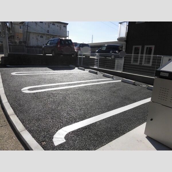 グランドソレイユ　A103号室 駐車場