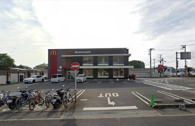 サンシティ新倉202号室 マクドナルドまで800ｍ（徒歩10分）