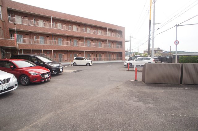 コーポニッコー 駐車場