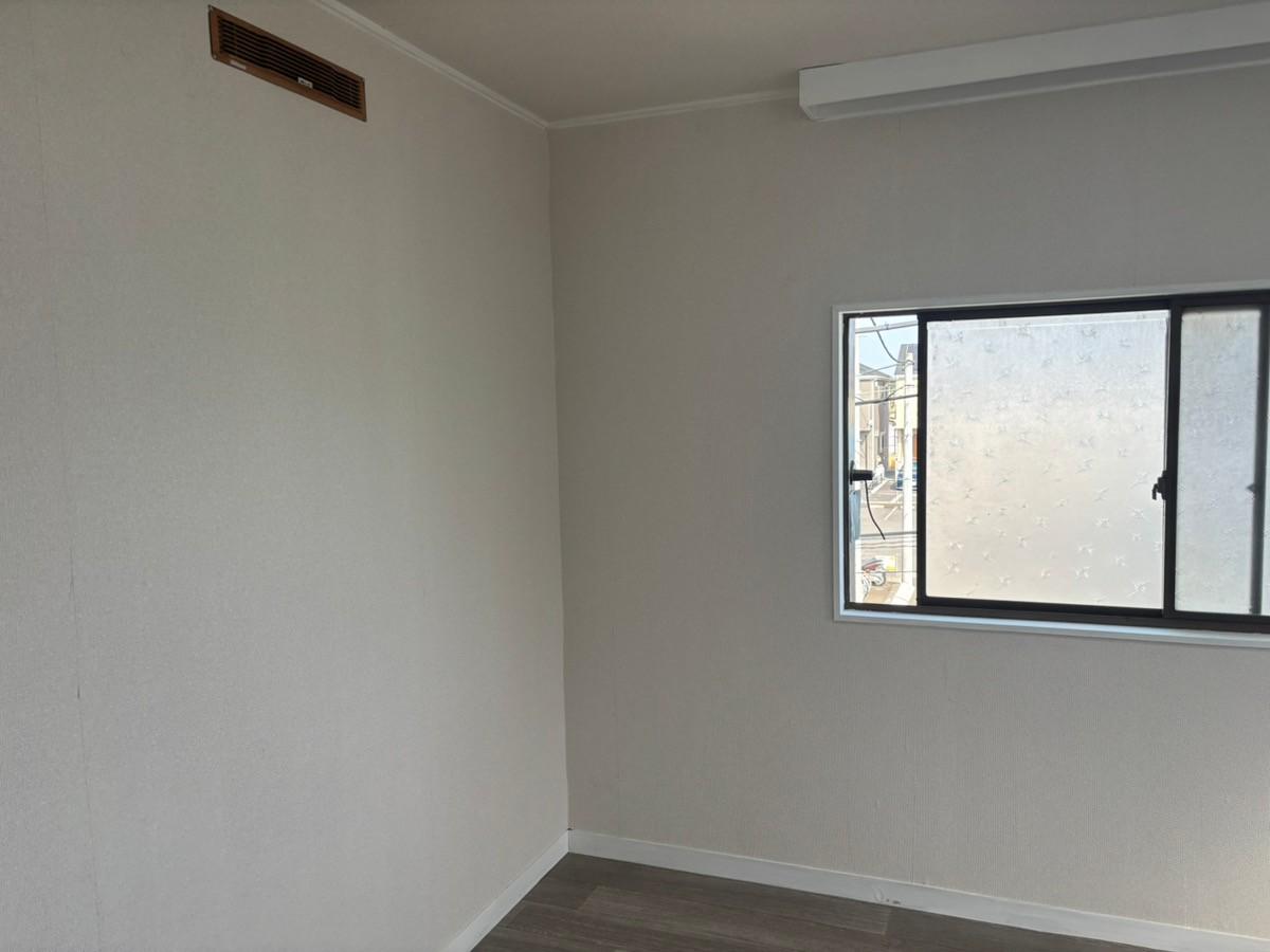 平塚入野戸建住宅 2面採光洋室