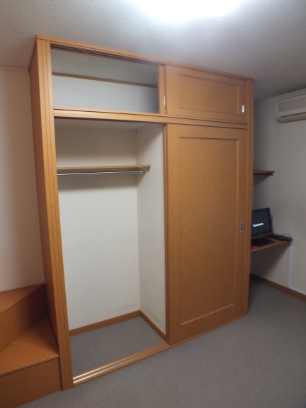 レオパレスプリマベーラ208号室 クローゼット