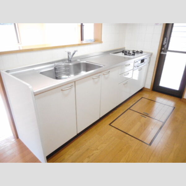 中国分戸建 対面式3口ガスコンロ付システムキッチン