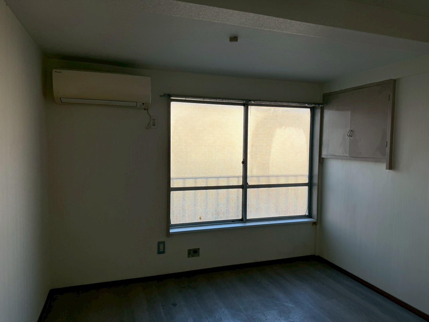 新穎マンション2F号室 2Fには広めの洋室が備わっています♪