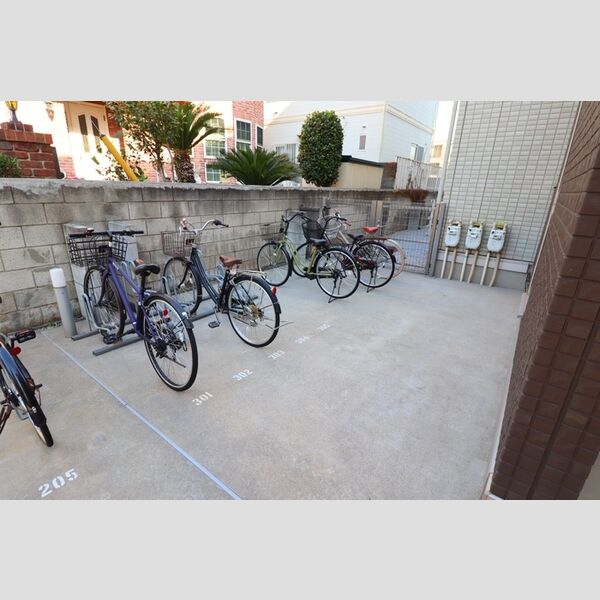 コットンハウス 駐輪場