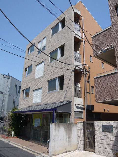 westコートの外観画像