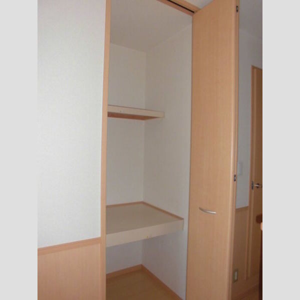 グランディール坂戸泉203号室 収納