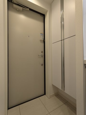 グランピア中野坂上0103号室 玄関