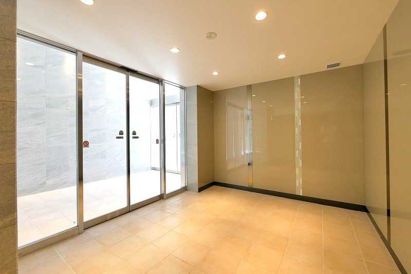 PREMIUM CUBE 新宿中井1階 外観